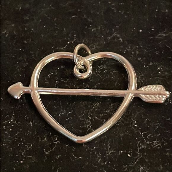 1” x 1.5” reversible silver tone open heart with arrow pendant with jump hoop - Picture 2 of 12